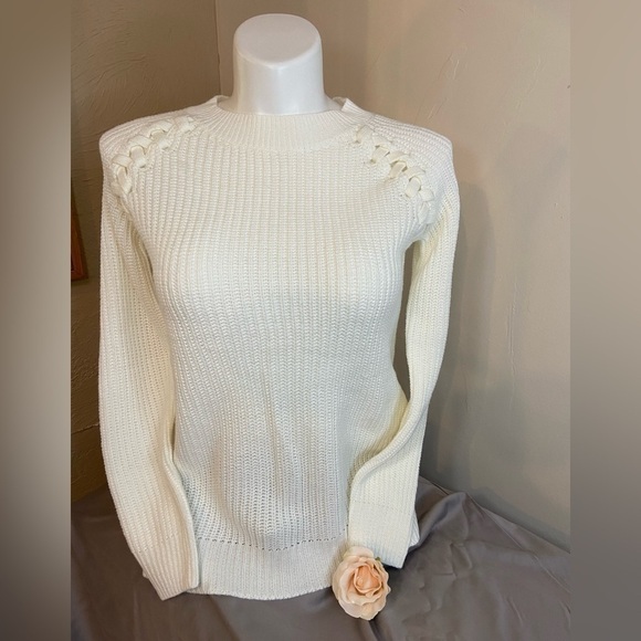 SO~Cream Cable Knit Sweater~Pullover~Lace-Up Shoulder Accents~Ribbed~Size L - Picture 1 of 11